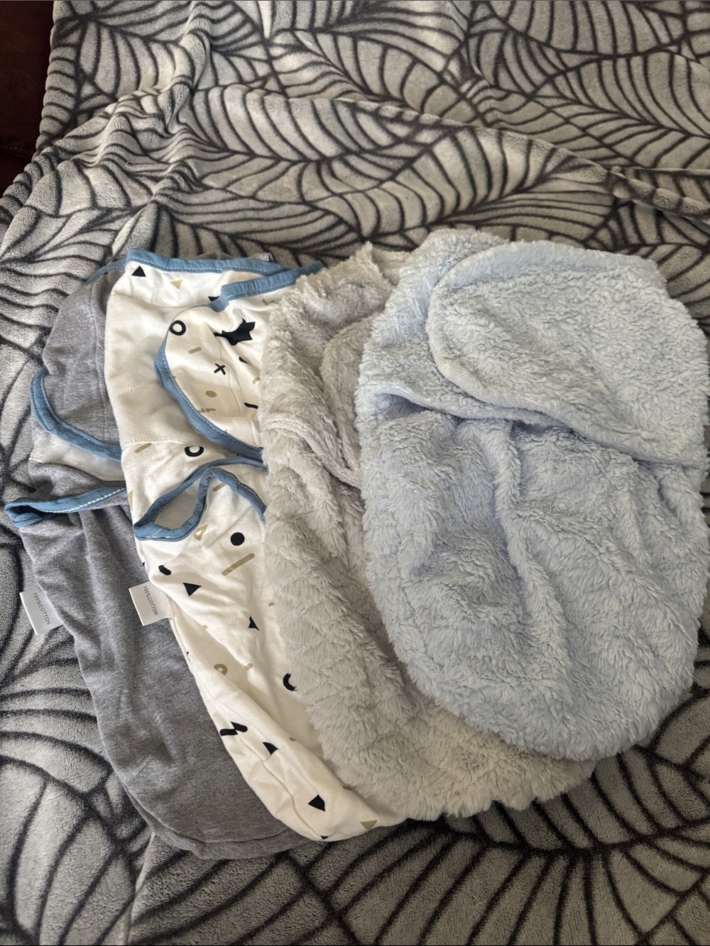 Bundle of 4 Swaddles - 2 fuzzy, 2 cotton